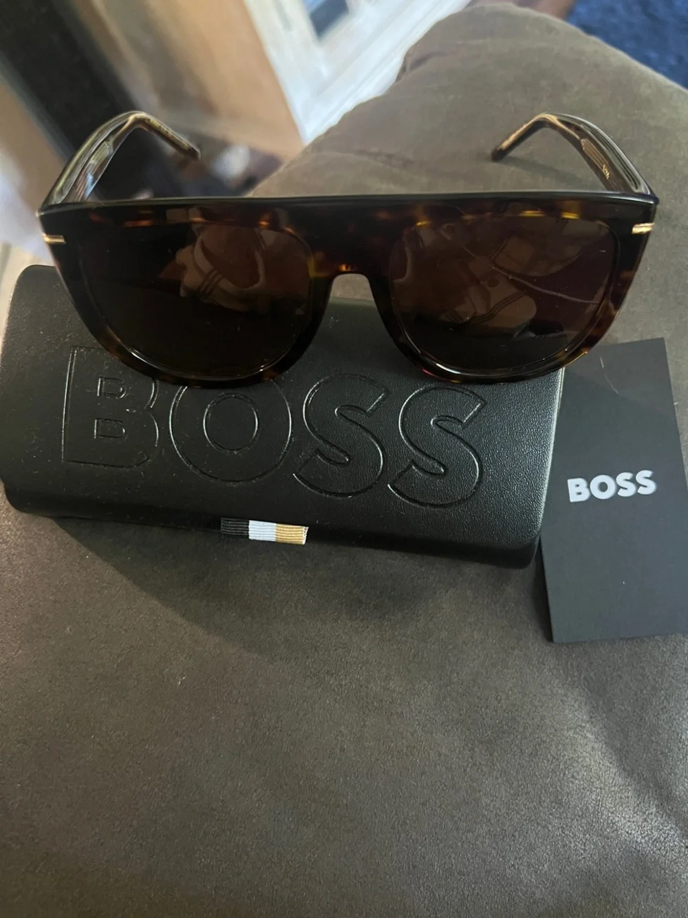 Hugo Boss Tortoiseshell Havana Acetate Sunnies
